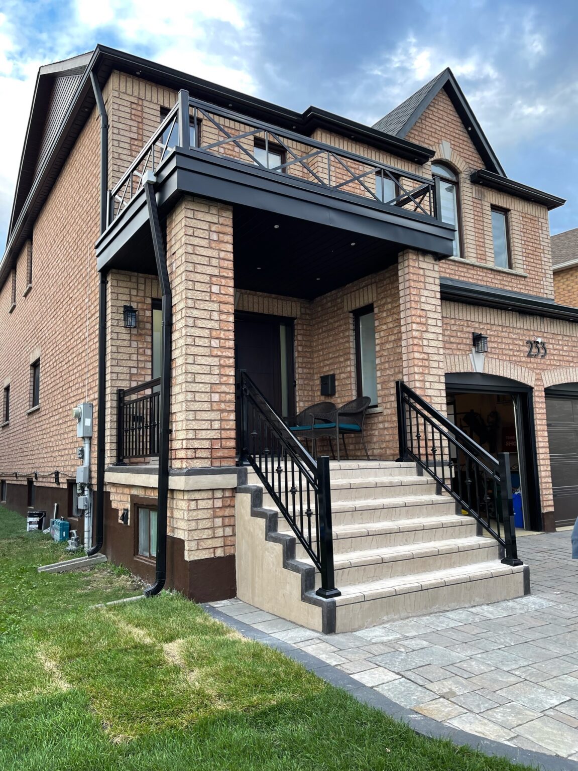 Thunder Aluminum Inc - General Contractors in Burlington, Ontario