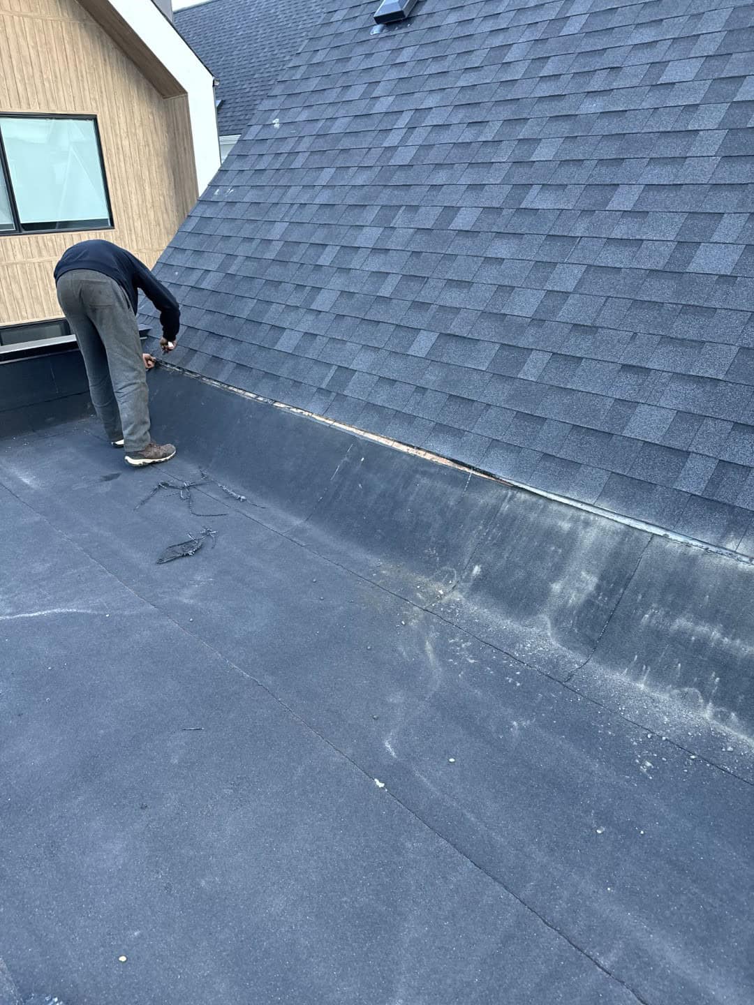 Lighting Storm Roofing Inc.