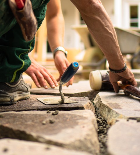 E &amp; M Construction and Maintenance