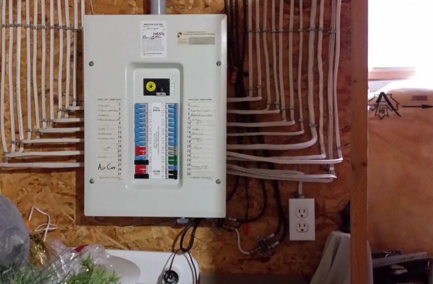 Ouellet Connection Inc. - Electricians & Electrical Contractors in Lindsay, Ontario