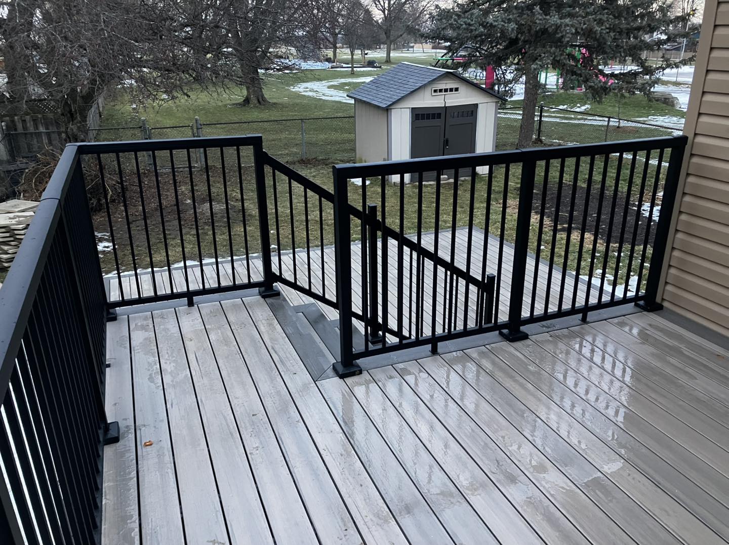 Fences in Brantford, Ontario