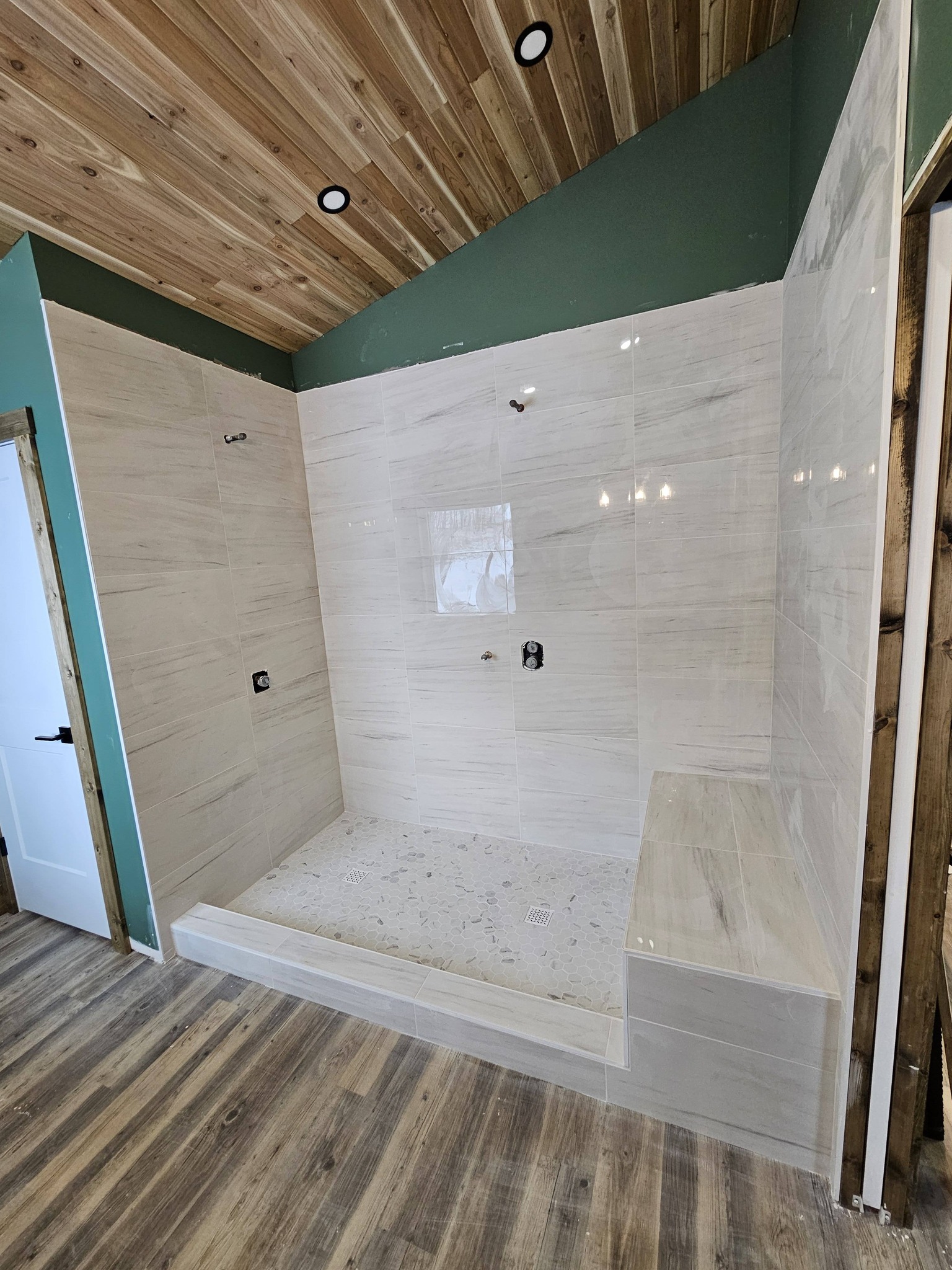 Real Time Construction & Renovation in Drayton Valley, AB