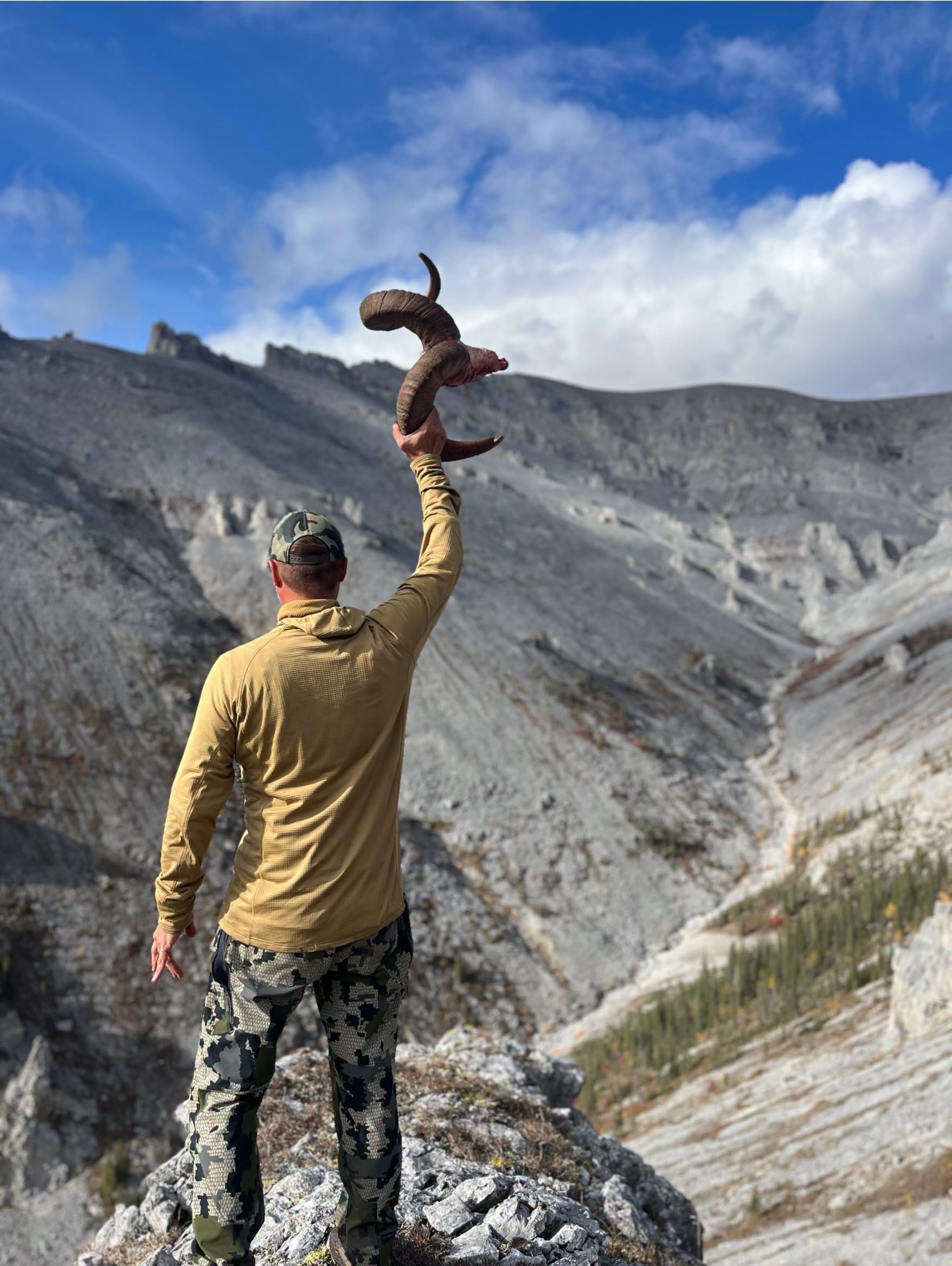 Wilderness Outfitters, Guides & Tours in Whitehorse, Yukon.