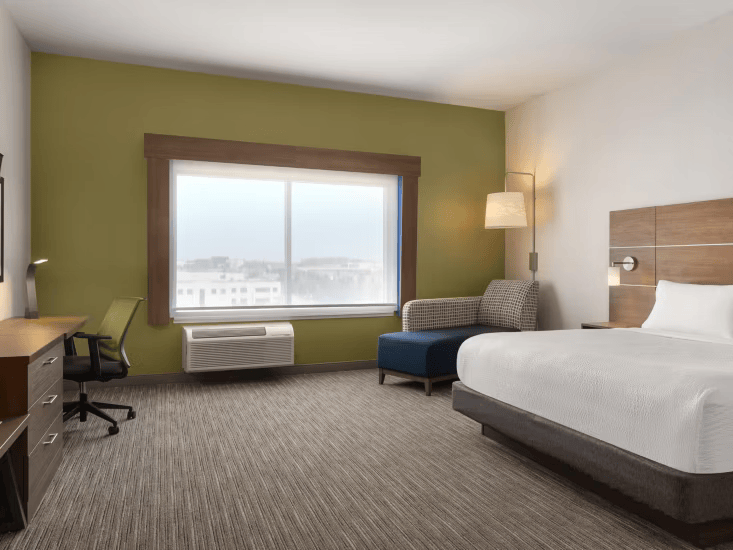 Holiday Inn Express & Suites Aurora