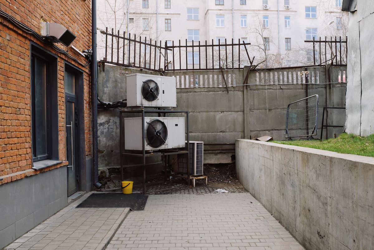 Outdoor air conditioning units