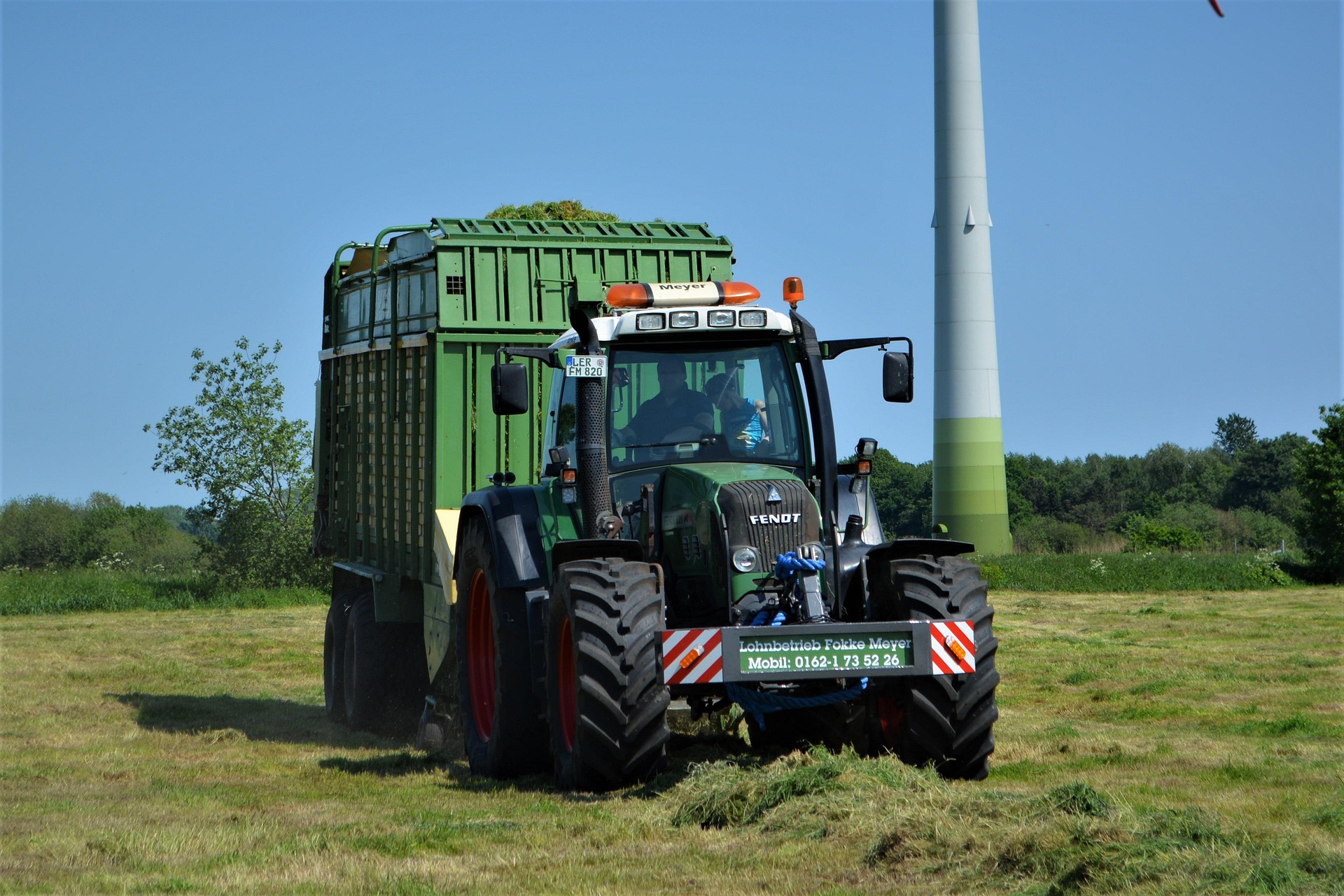 Farming and agriculture services in Arden,MB.