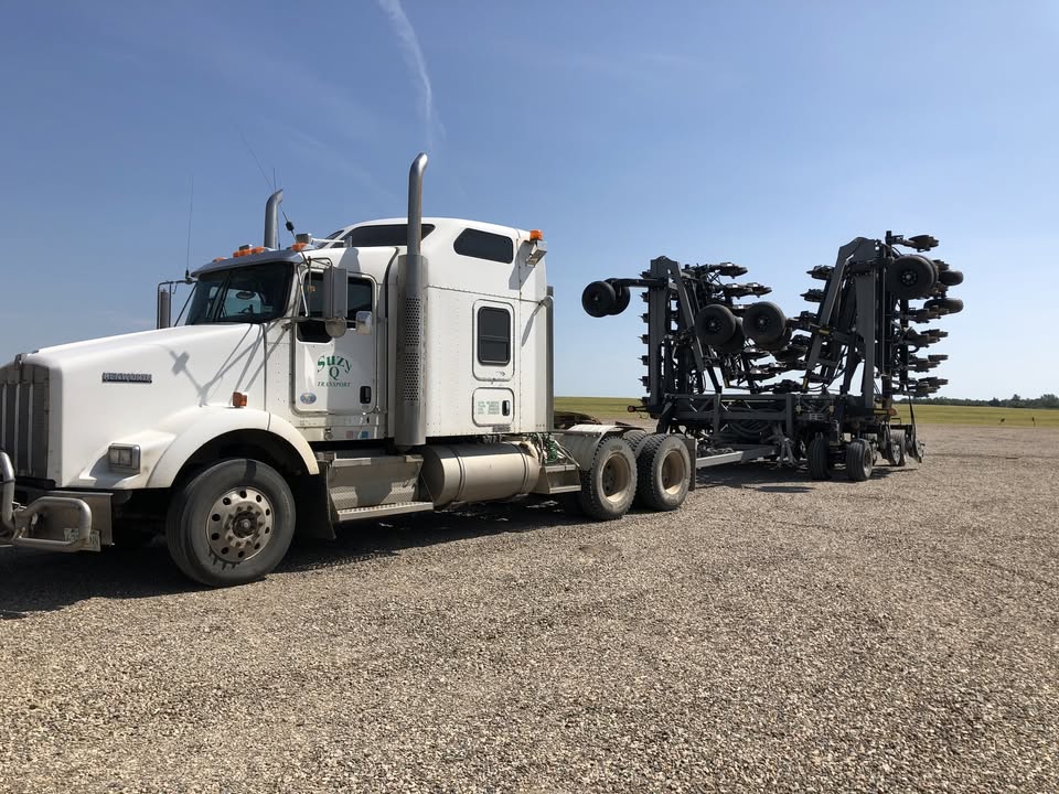 SuzyQ Transport - CROSS BORDER TRANSPORTATION in Flaxcombe, Saskatchewan