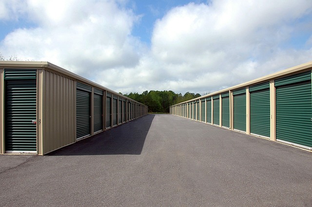 Bring N Lock Self Storage - Recreational Vehicle Storage in Carman, Manitoba