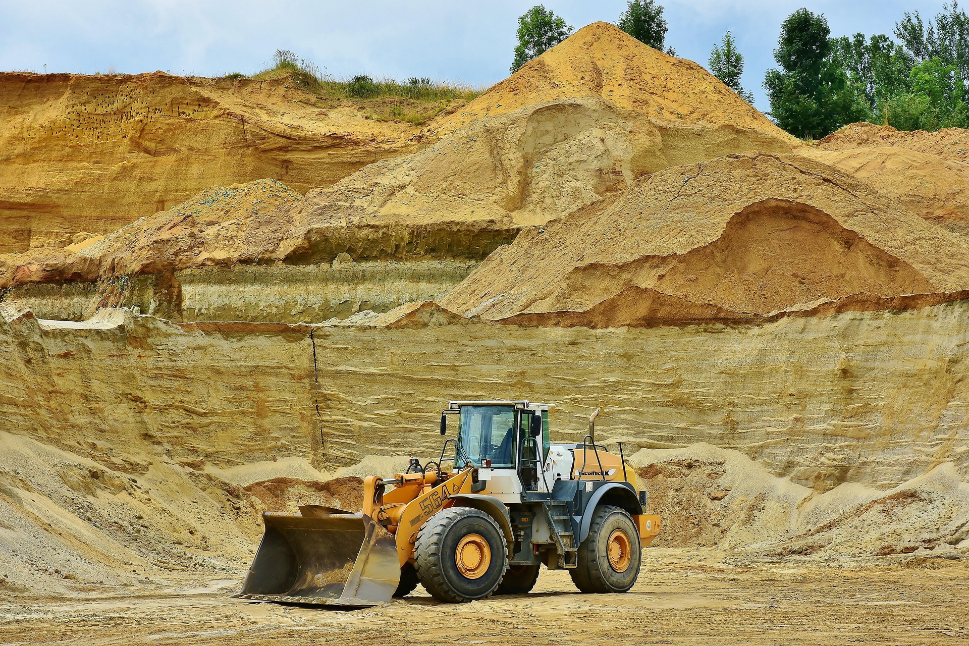 Antonissen Trucking - Trucking in Aylmer, Ontario