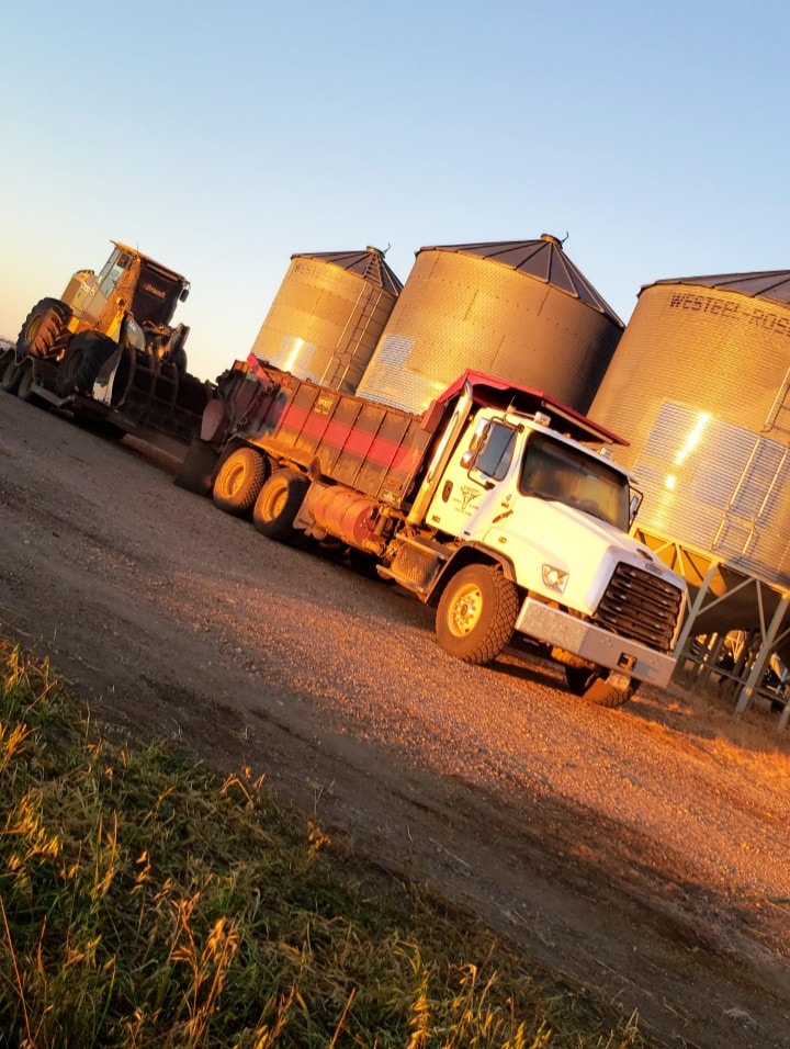 Vincett Corral Cleaning - Farming & Agricultural Services in Consort, Alberta